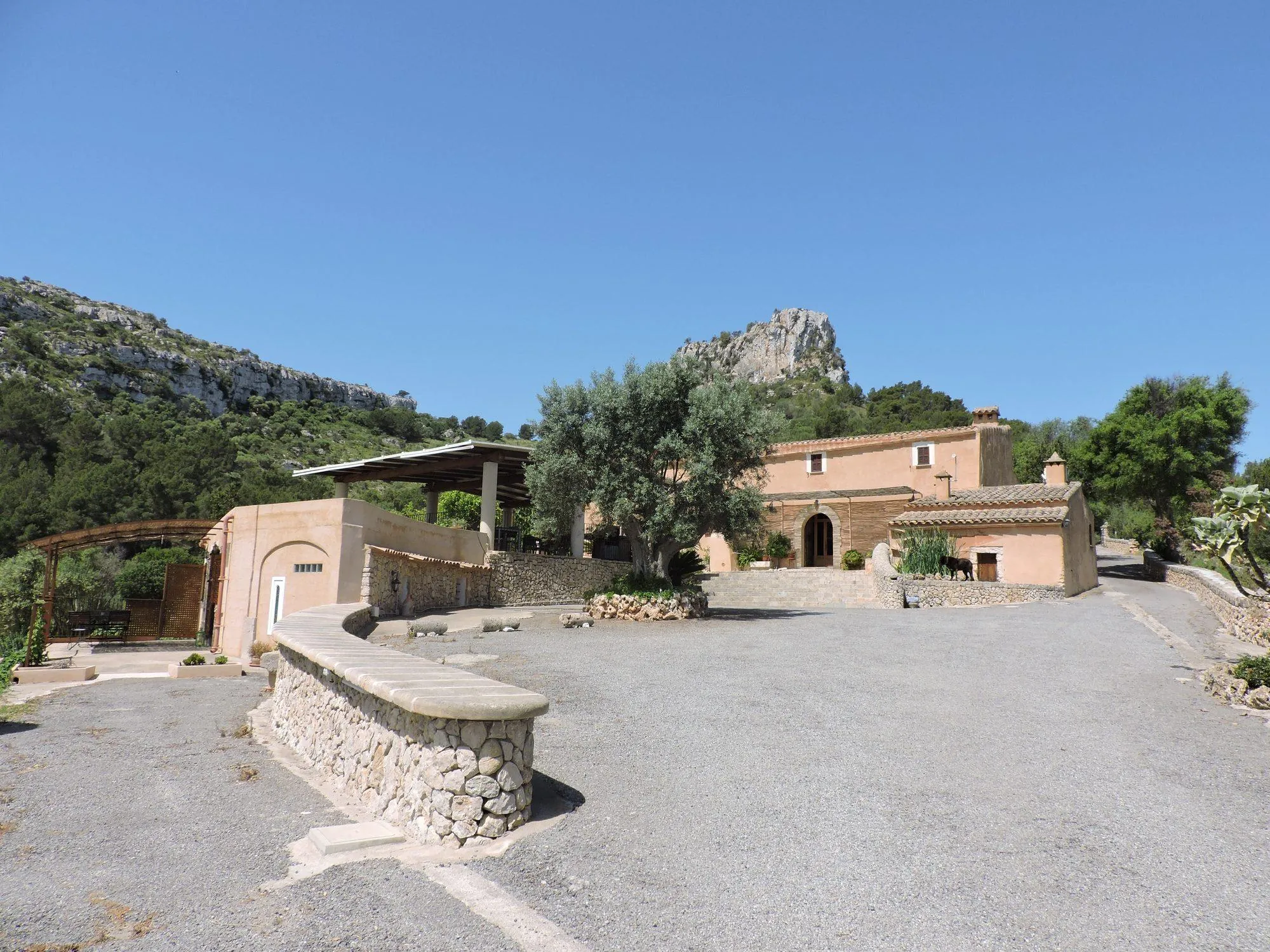 Agroturisme Es Picot - Zufahrt und Haupthaus der Agrofinca