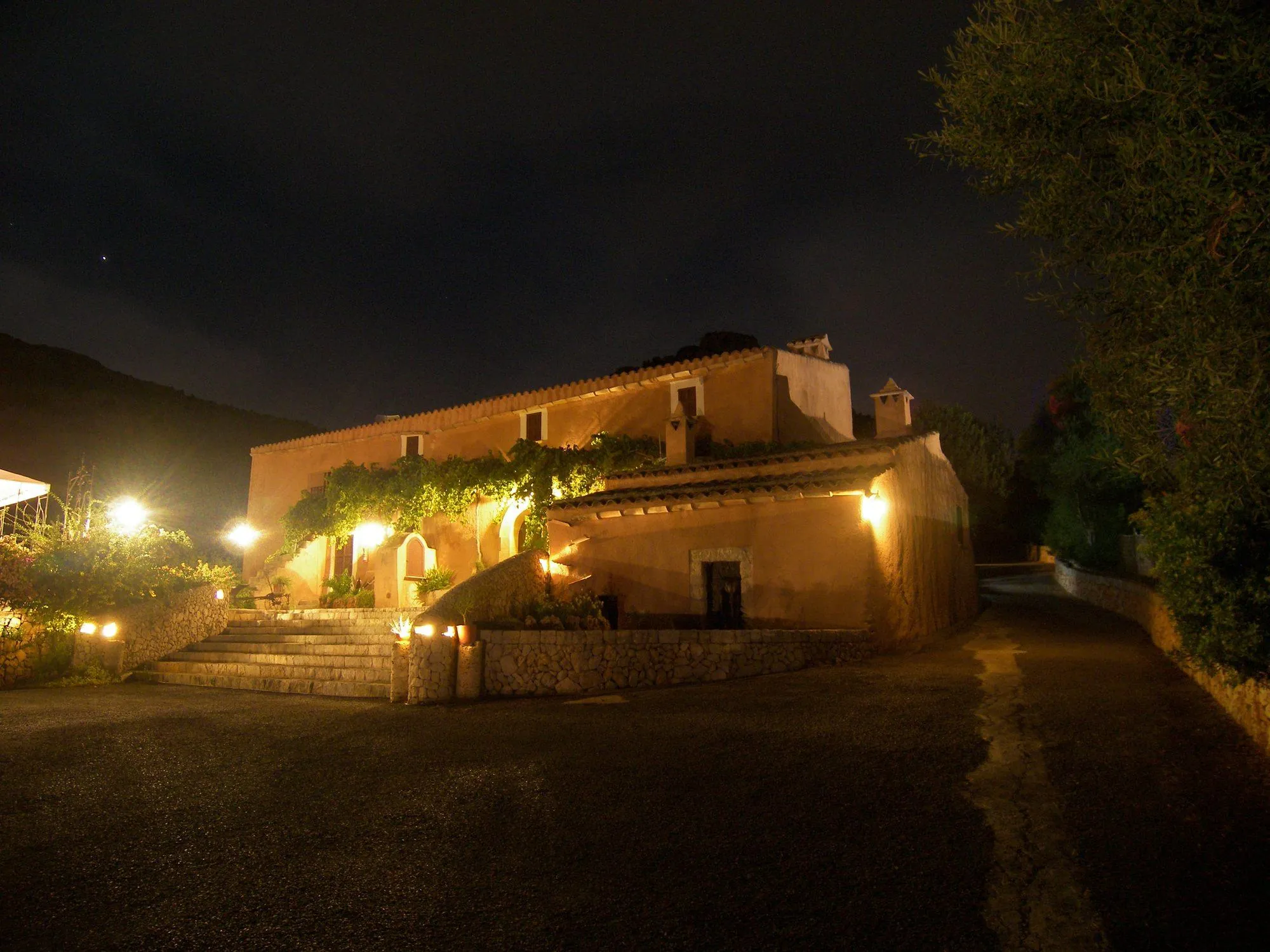 Agroturisme Es Picot - Beleuchtetes Haupthaus am Abend